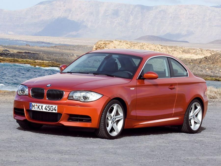  BMW 1-Series Coupe 2008 года  (фото 8 из 9)